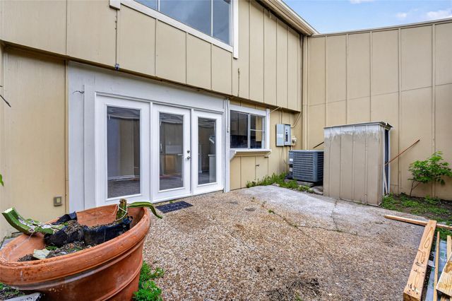 2340 Woodland Park Drive 113, Houston, TX 77077