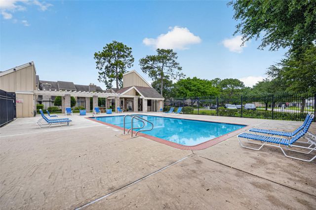 2340 Woodland Park Drive 113, Houston, TX 77077