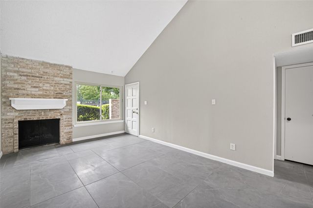 2340 Woodland Park Drive 113, Houston, TX 77077