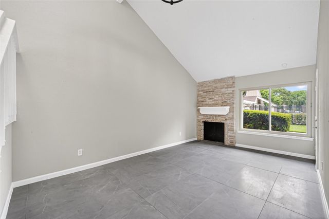 2340 Woodland Park Drive 113, Houston, TX 77077