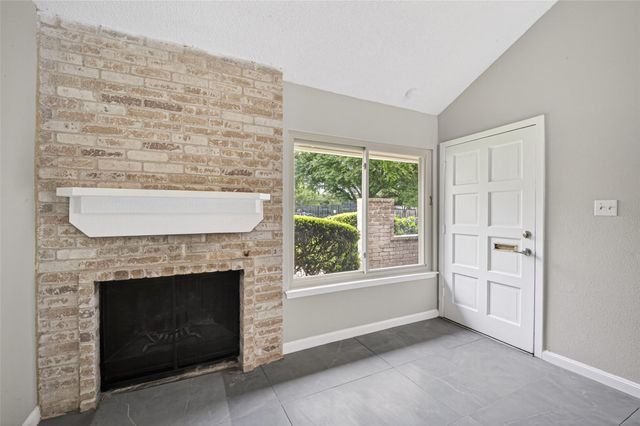 2340 Woodland Park Drive 113, Houston, TX 77077