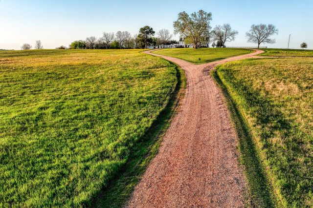 3401 Us Highway 290 E, Brenham, TX 77833