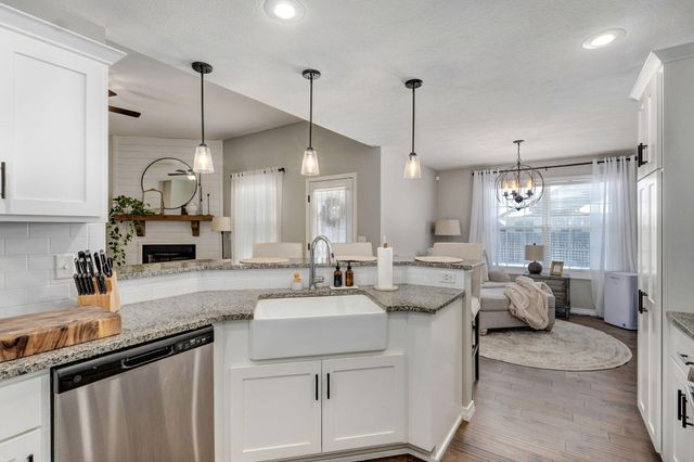 4334 Rome Avenue, Ozark, MO 65721