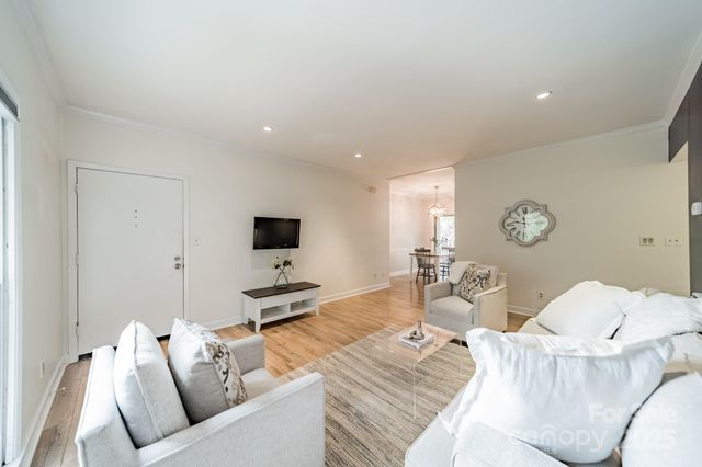 5927 Quail Hollow Road H, Charlotte, NC 28210