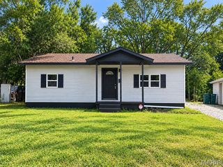 114 Saint Paul Drive, Cahokia, IL 62206