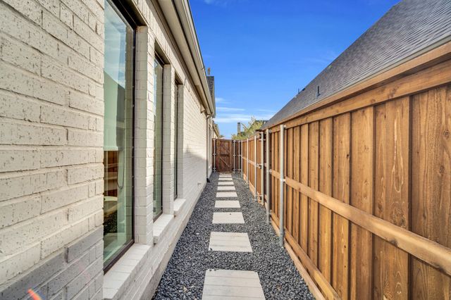 2221 Meridian Place, Midlothian, TX 76065