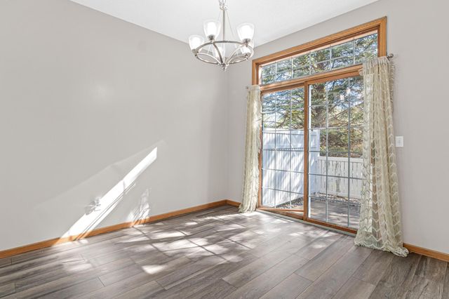 17980 Cobblestone Way, Eden Prairie, MN 55347