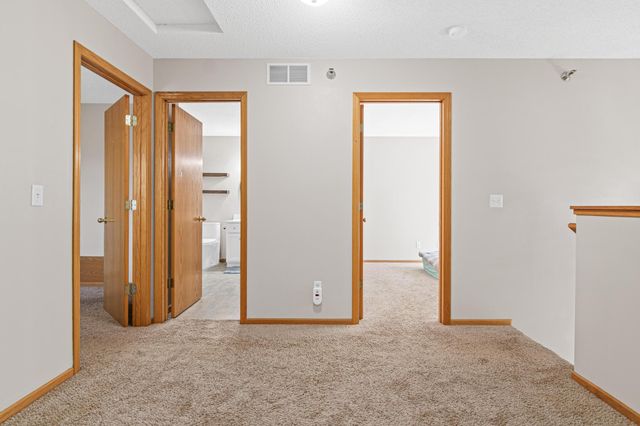 17980 Cobblestone Way, Eden Prairie, MN 55347