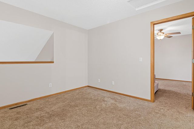 17980 Cobblestone Way, Eden Prairie, MN 55347