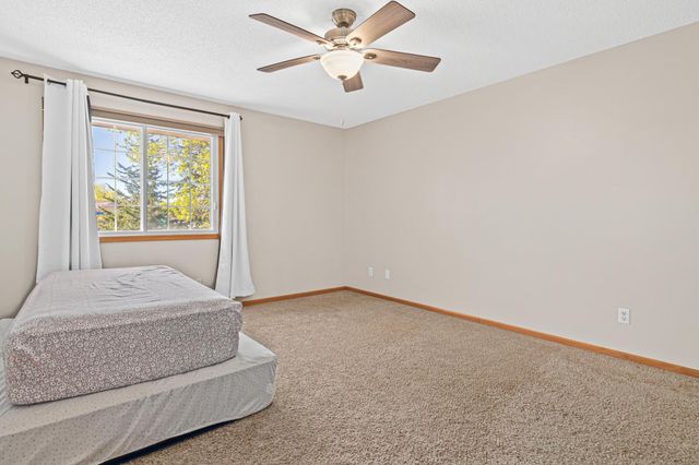 17980 Cobblestone Way, Eden Prairie, MN 55347