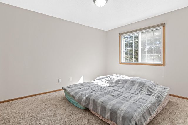 17980 Cobblestone Way, Eden Prairie, MN 55347