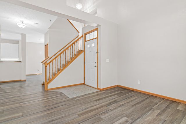 17980 Cobblestone Way, Eden Prairie, MN 55347