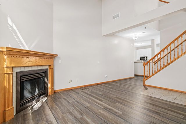 17980 Cobblestone Way, Eden Prairie, MN 55347