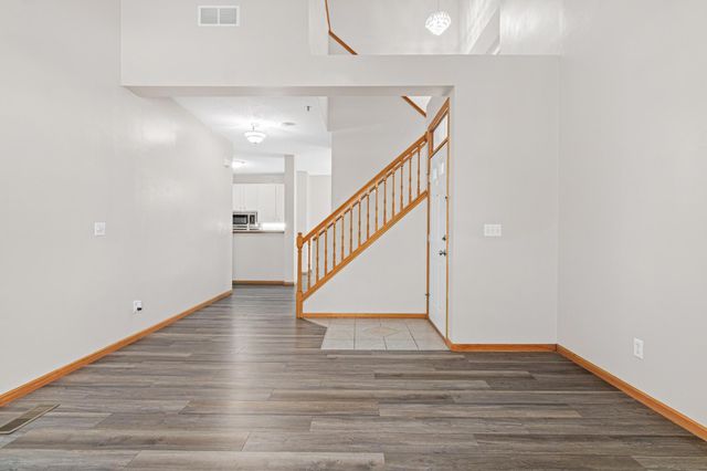 17980 Cobblestone Way, Eden Prairie, MN 55347