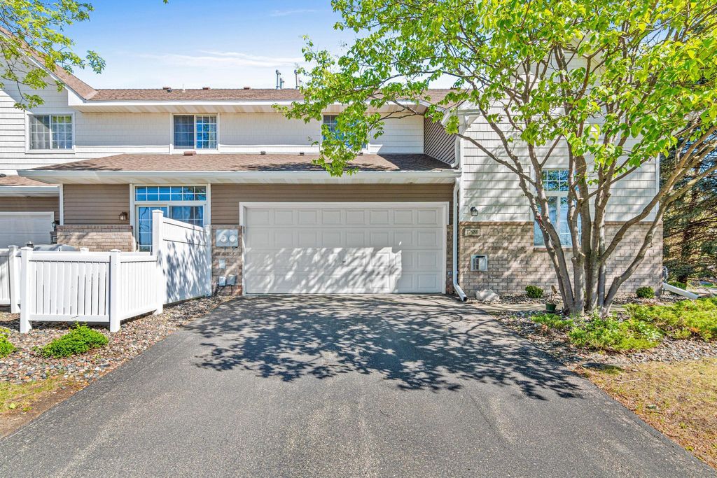 17980 Cobblestone Way, Eden Prairie, MN 55347