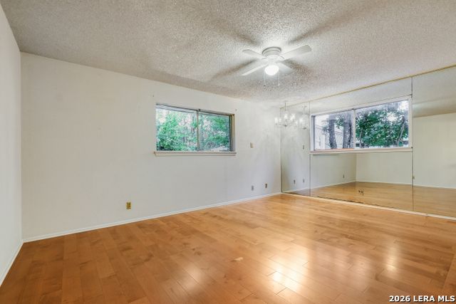 90 BLUET LN, Castle Hills, TX 78213