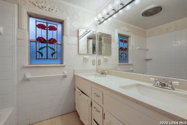 90 BLUET LN, Castle Hills, TX 78213