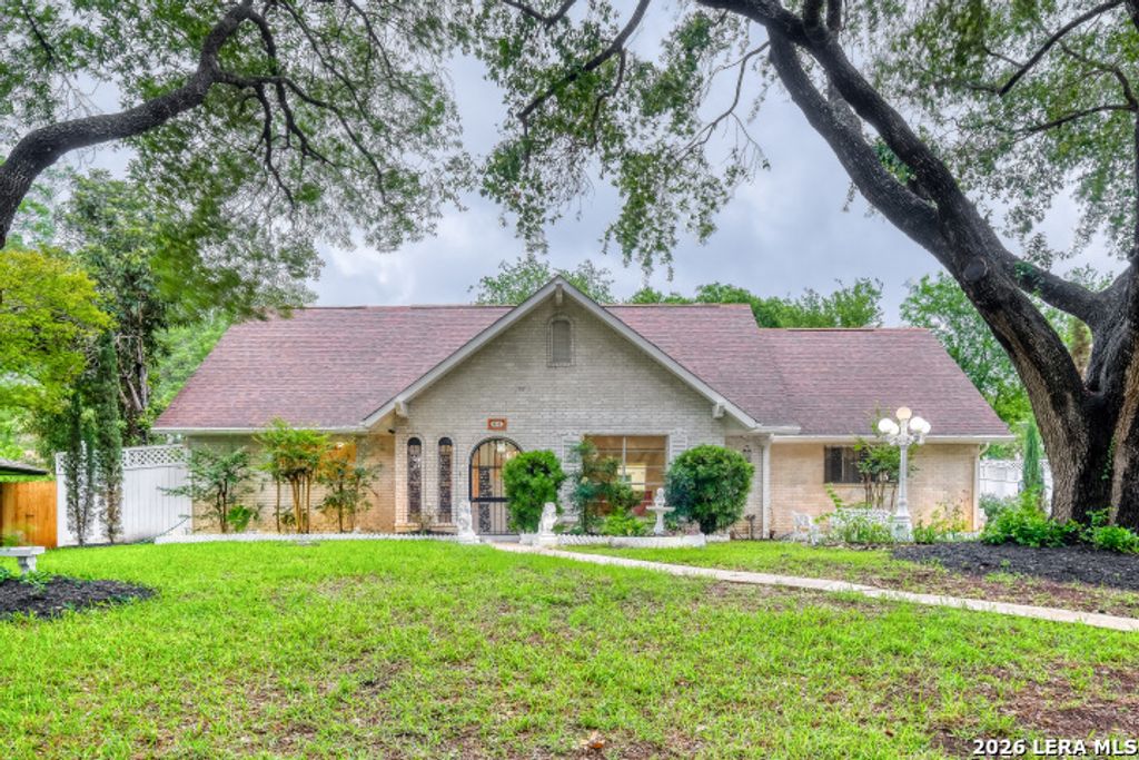 90 BLUET LN, Castle Hills, TX 78213
