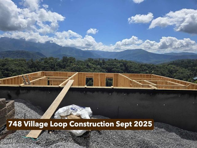 748 Village Loop Road, Gatlinburg, TN 37738