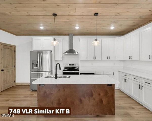 748 Village Loop Road, Gatlinburg, TN 37738