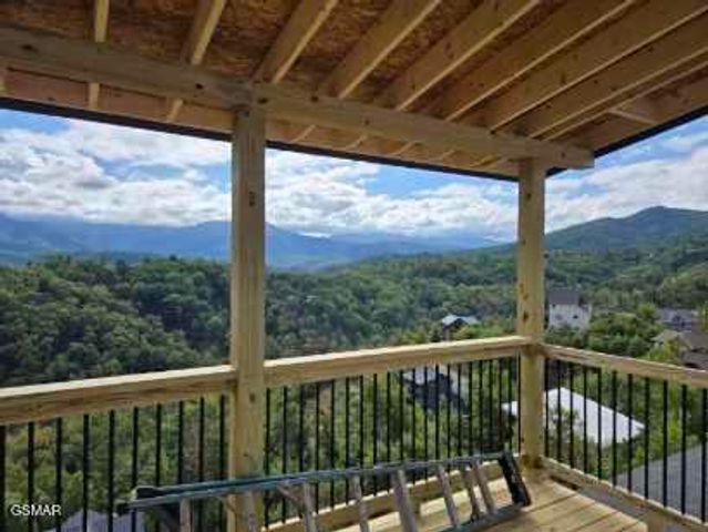 748 Village Loop Road, Gatlinburg, TN 37738