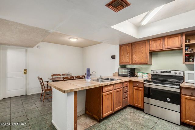 3049 W Avior Drive, Tucson, AZ 85742