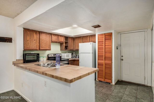 3049 W Avior Drive, Tucson, AZ 85742