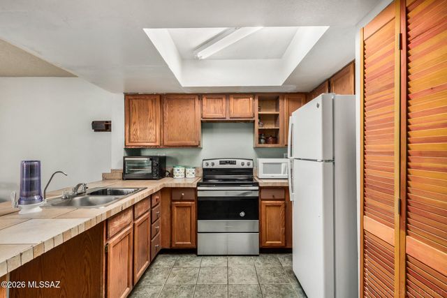 3049 W Avior Drive, Tucson, AZ 85742