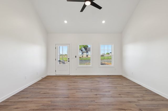 80 Amos Circle, Lafayette, TN 37083