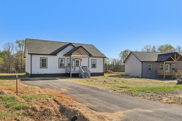 80 Amos Circle, Lafayette, TN 37083