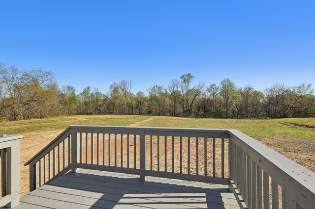 80 Amos Circle, Lafayette, TN 37083