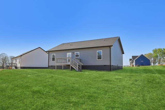 80 Amos Circle, Lafayette, TN 37083