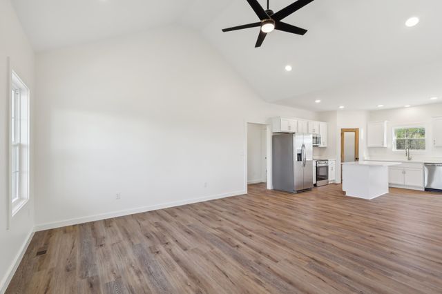 80 Amos Circle, Lafayette, TN 37083