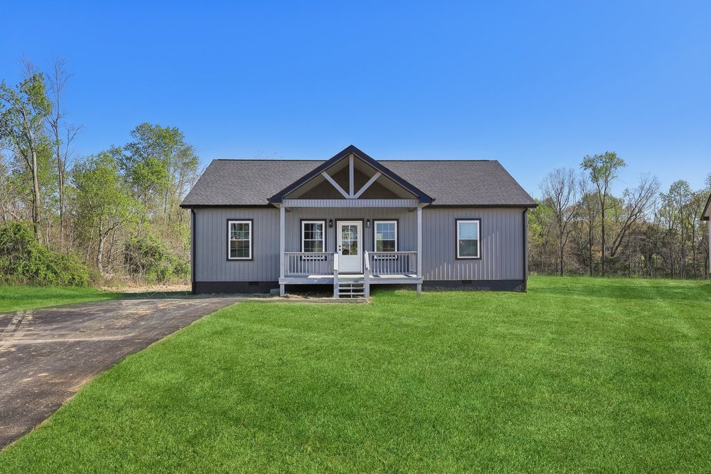 80 Amos Circle, Lafayette, TN 37083