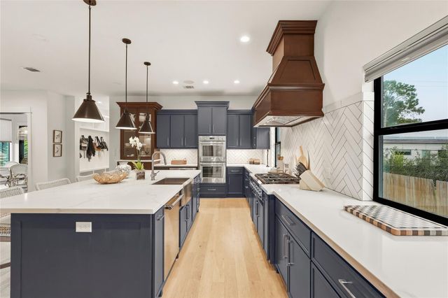 4923 Loch Lomond Drive Drive, Houston, TX 77096