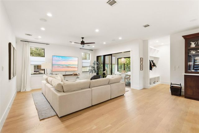 4923 Loch Lomond Drive Drive, Houston, TX 77096
