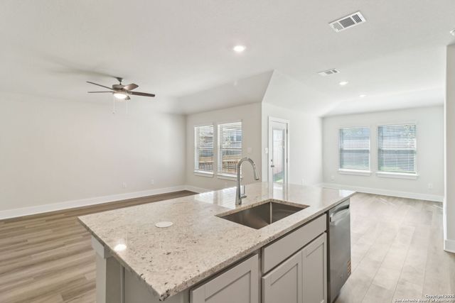 6318 Comanche Coyote, San Antonio, TX 78233