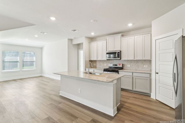 6318 Comanche Coyote, San Antonio, TX 78233