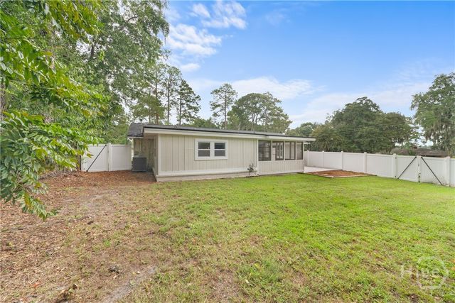 607 Dyches Drive, Savannah, GA 31406
