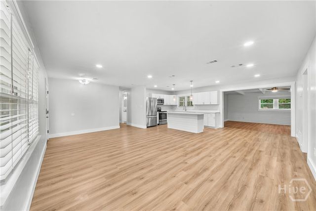 607 Dyches Drive, Savannah, GA 31406