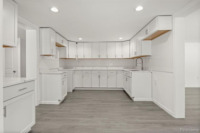 6071 Dexter Street, Romulus, MI 48174