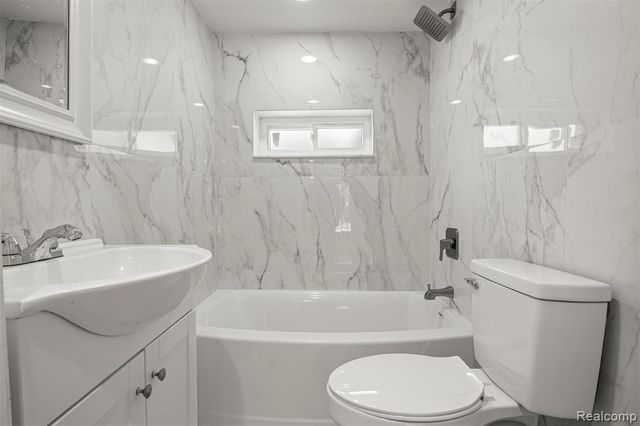 6071 Dexter Street, Romulus, MI 48174