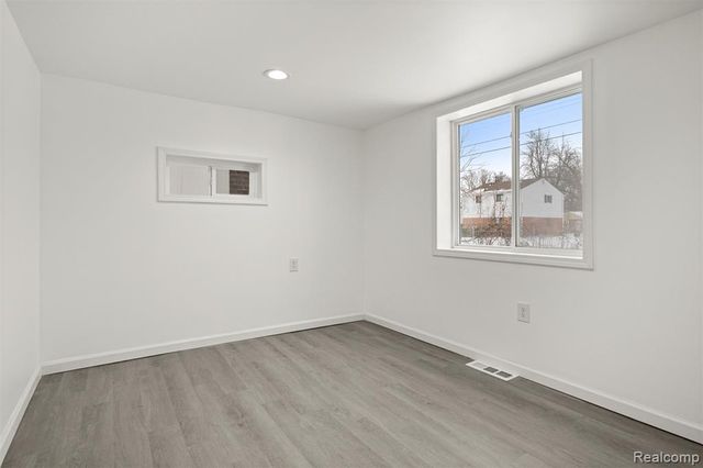 6071 Dexter Street, Romulus, MI 48174