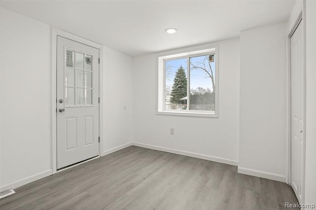 6071 Dexter Street, Romulus, MI 48174