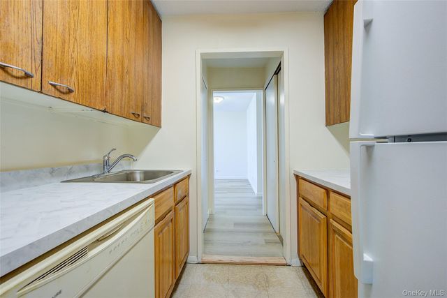 41-40 Union Street 11F, Flushing, NY 11355