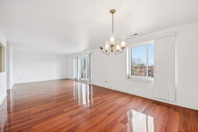 1727 W CRYSTAL Lane 311, Mount Prospect, IL 60056