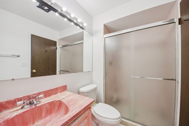 1727 W CRYSTAL Lane 311, Mount Prospect, IL 60056