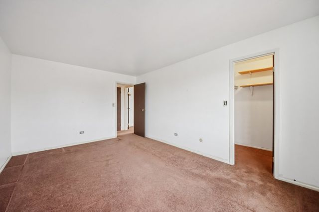 1727 W CRYSTAL Lane 311, Mount Prospect, IL 60056