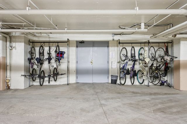 1727 W CRYSTAL Lane 311, Mount Prospect, IL 60056