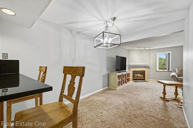 6892 Northcrest Way E, Independence Charter Township, MI 48346